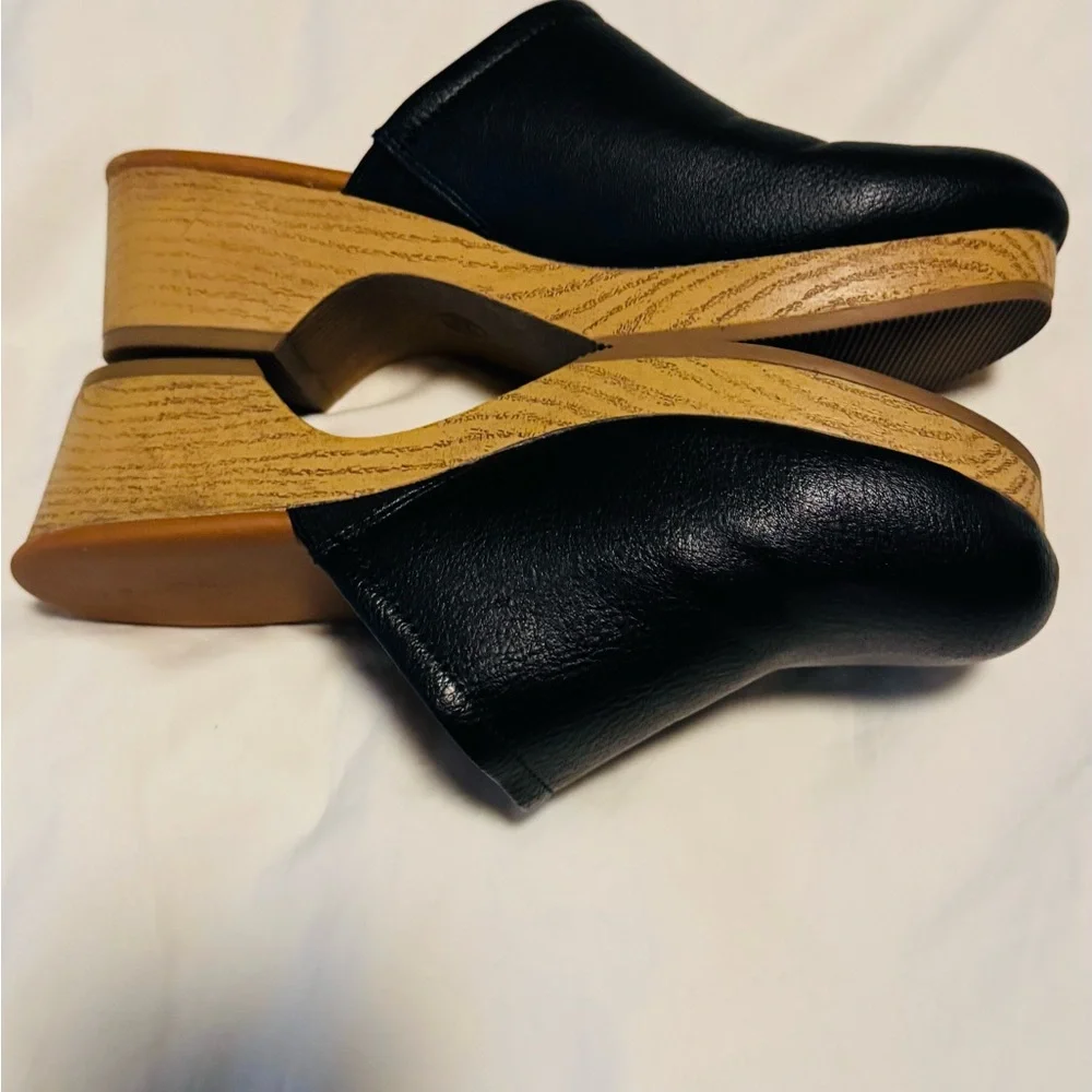 Comfortable Mules / Clogs - Picture 2 of 4
